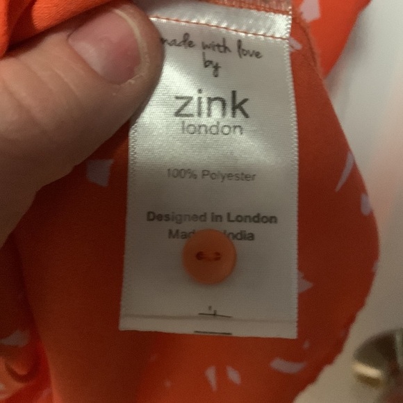 Sleeveless‎ Orange Patterned Button-down Top - Picture 3 of 5